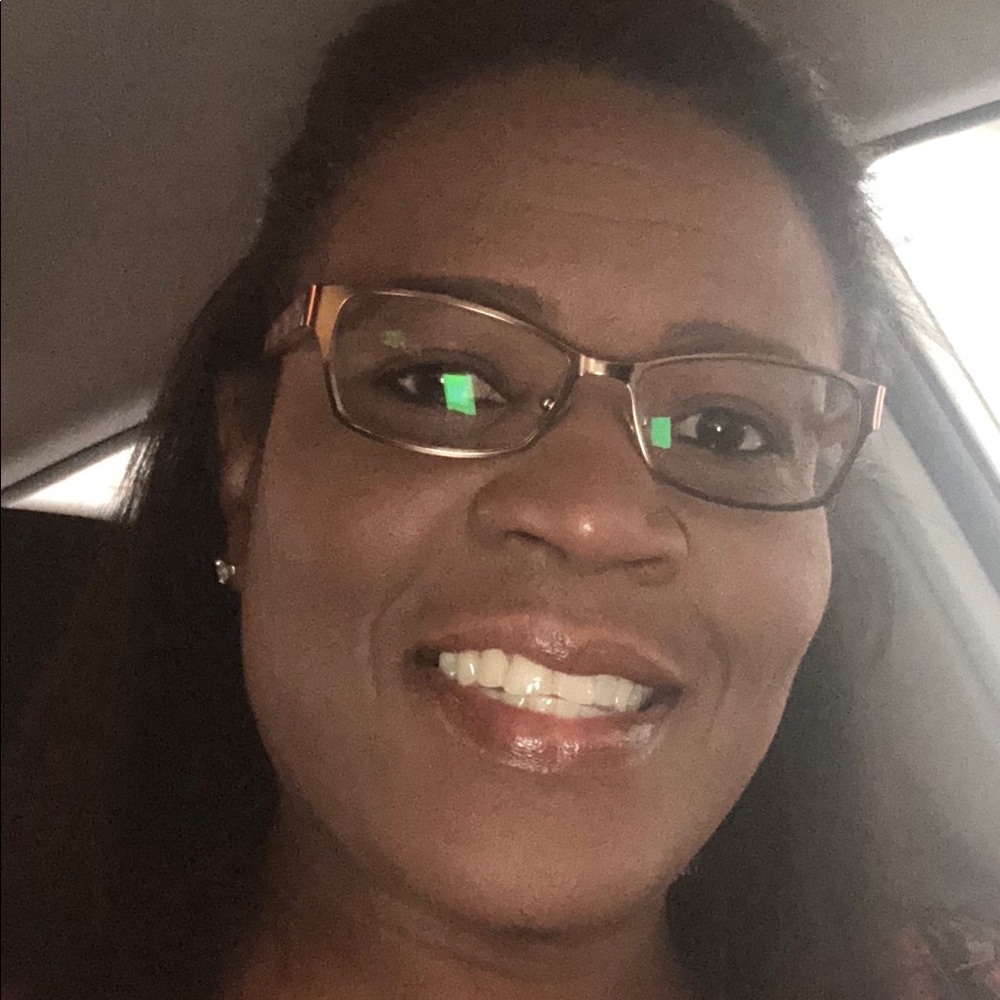 Meet your Posher, Regina